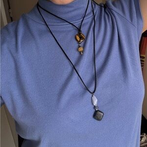 Elegant Black and Gold Pendant Necklace